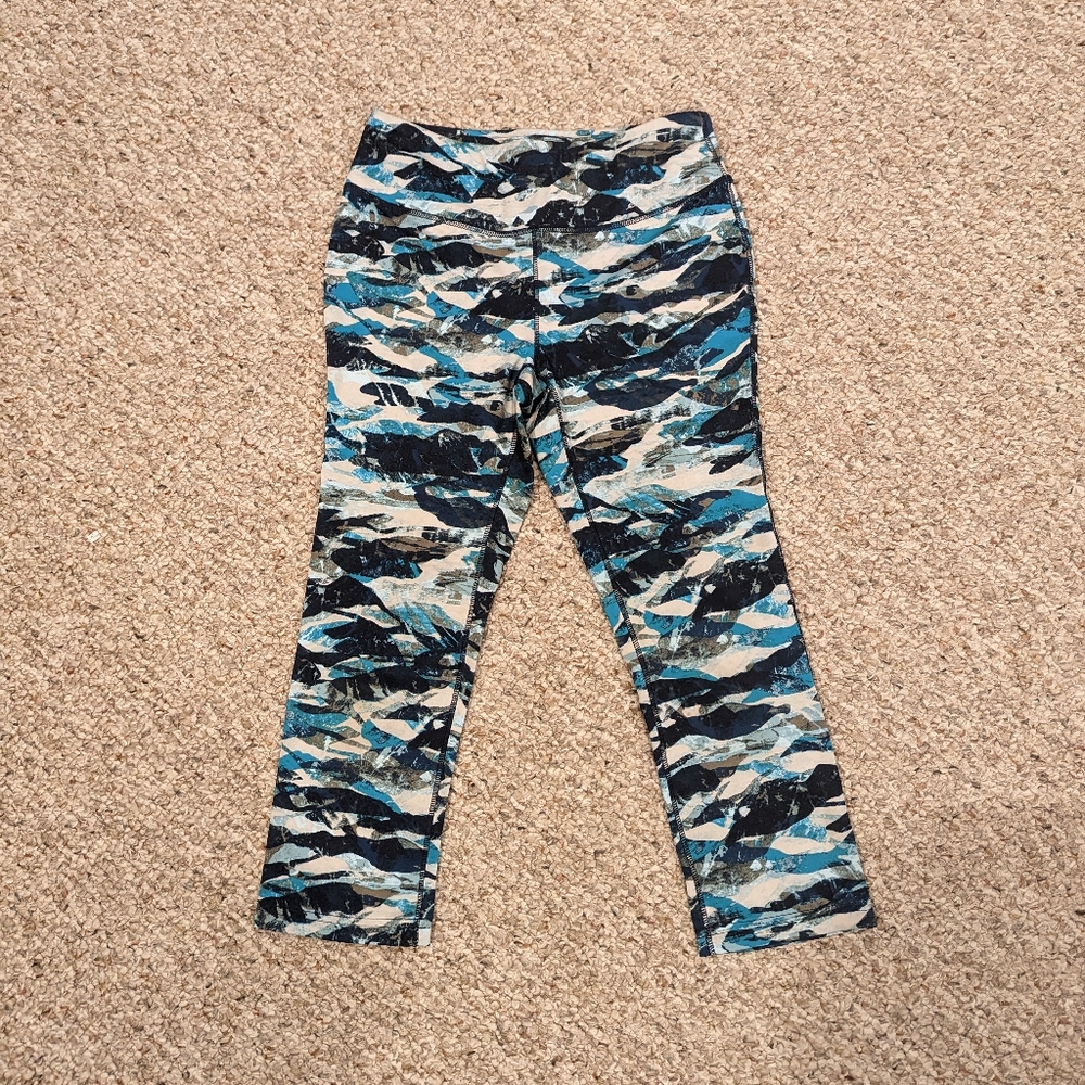 Eddie Bauer Cropped Camo Leggings